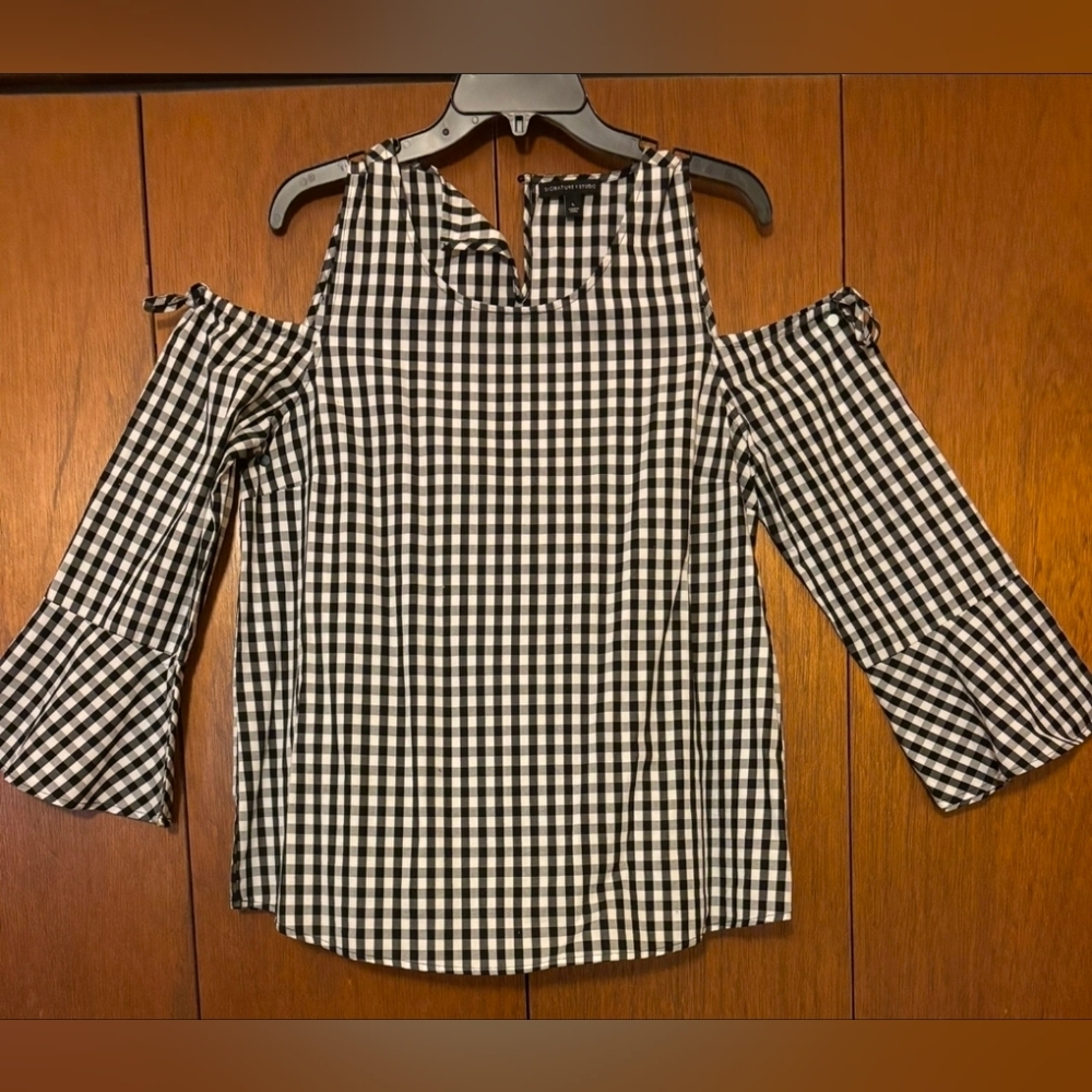 Signature Studio Black and White Checkered Cold Shoulder Blouse